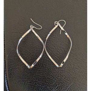 Twisty dangle earrings